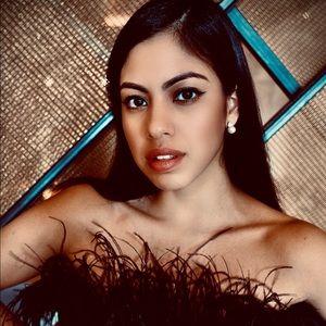 Meet your Posher, Carolina